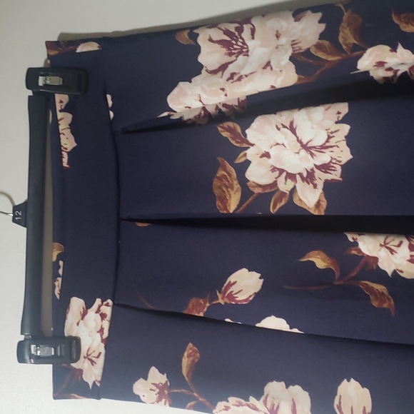 Skirt - Picture 2 of 5